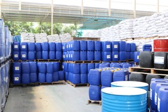 Methanol Trong Sản Xuất Nhựa và Vật Liệu Composite: Vai Trò và Ứng Dụng