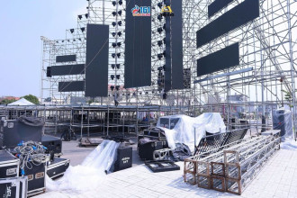 Kinh nghiệm thuê giàn Layer Truss cho sự kiện ngoài trời: Tiết kiệm chi phí – Đảm bảo an toàn