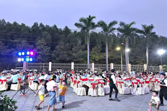 Các ý tưởng tổ chức tiệc tất niên cuối năm cho doanh nghiệp ấn tượng & tiết kiệm